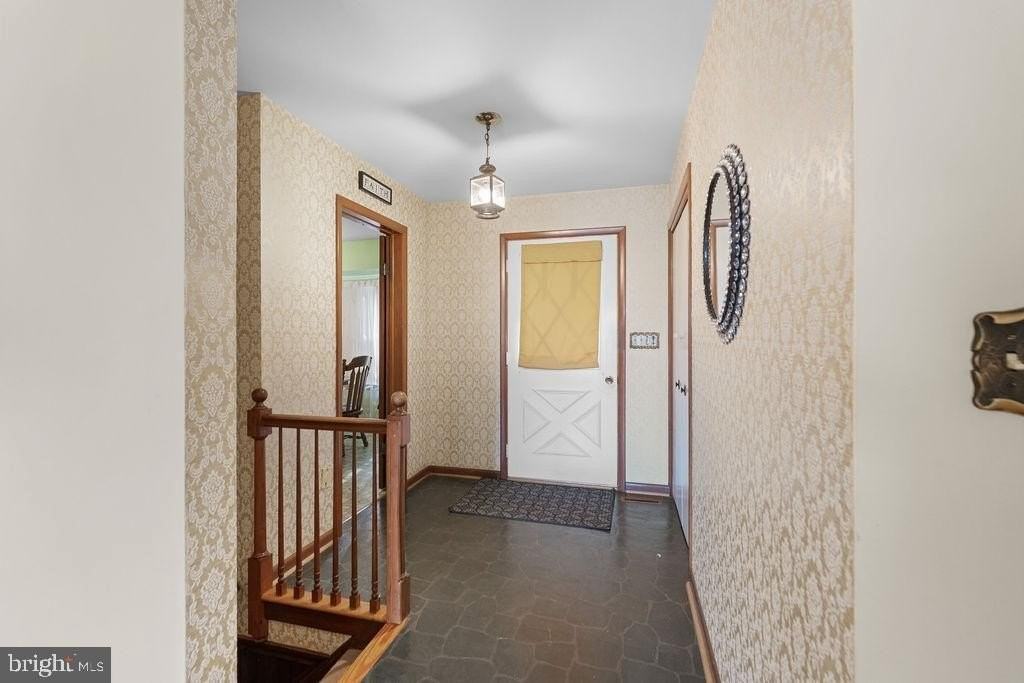 24620 Marlboro Drive - Photo 7 of 39