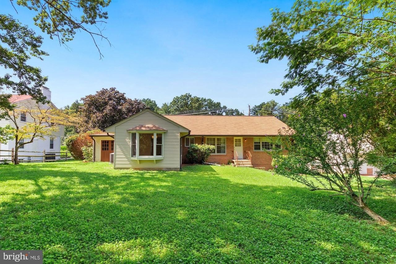 8803 Tuckerman Ln - Photo 4 of 21