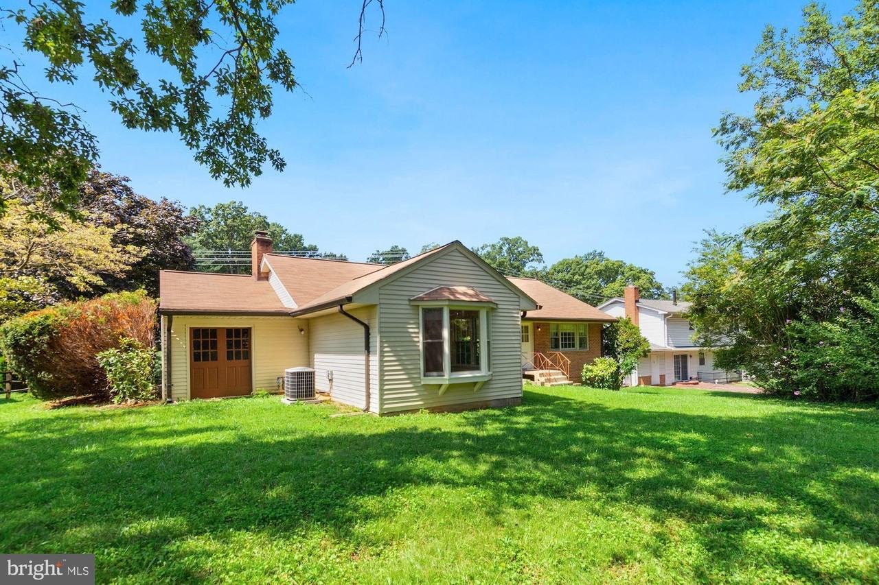 8803 Tuckerman Ln - Photo 5 of 21