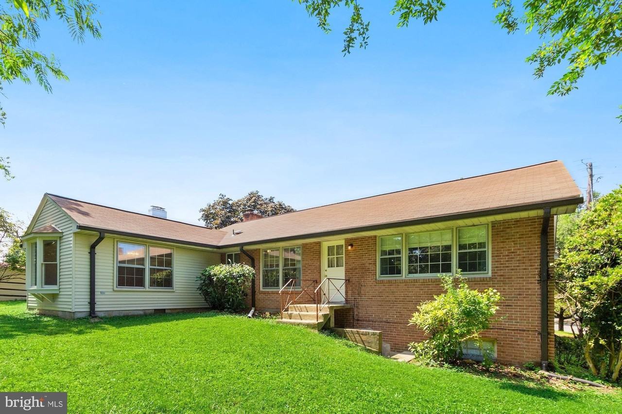 8803 Tuckerman Ln - Photo 6 of 21