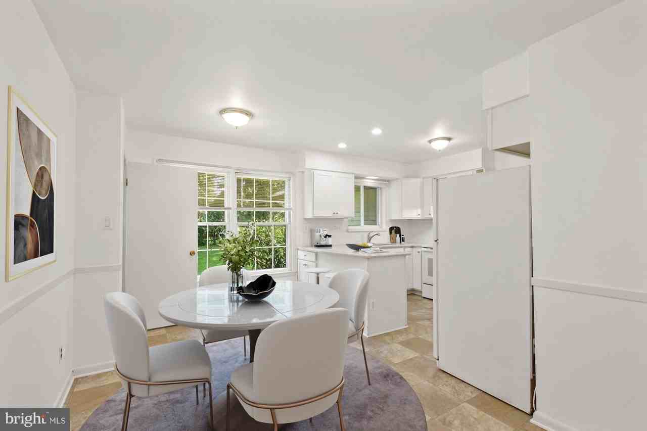 8803 Tuckerman Ln - Photo 5 of 21