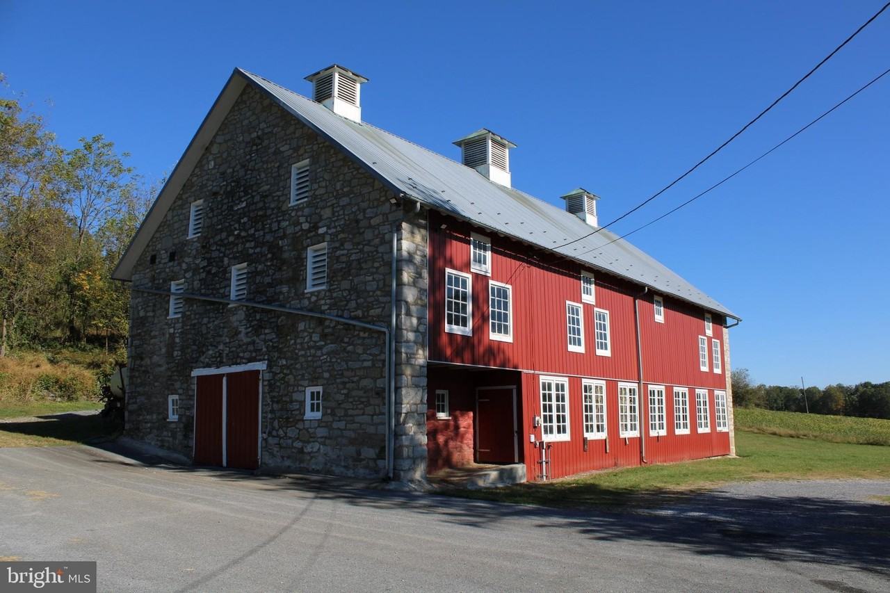 1451 W Leesport Rd - Photo 2 of 11