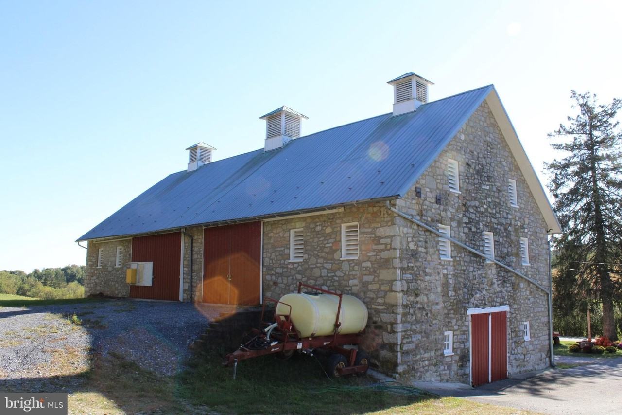 1451 W Leesport Rd - Photo 4 of 11