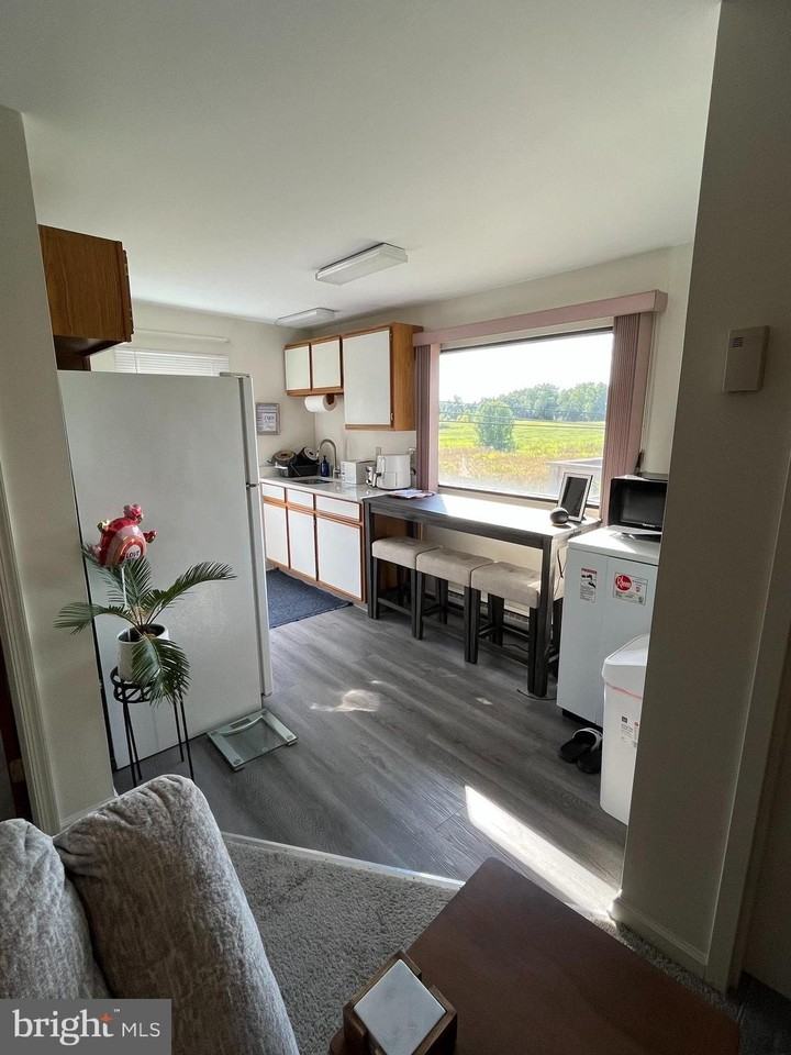 3193 N Charlotte St - Photo 4 of 8