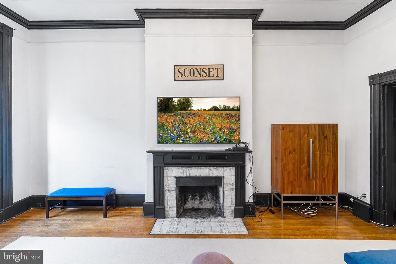 1029-33 Spruce Street #200 - Photo 6 of 22