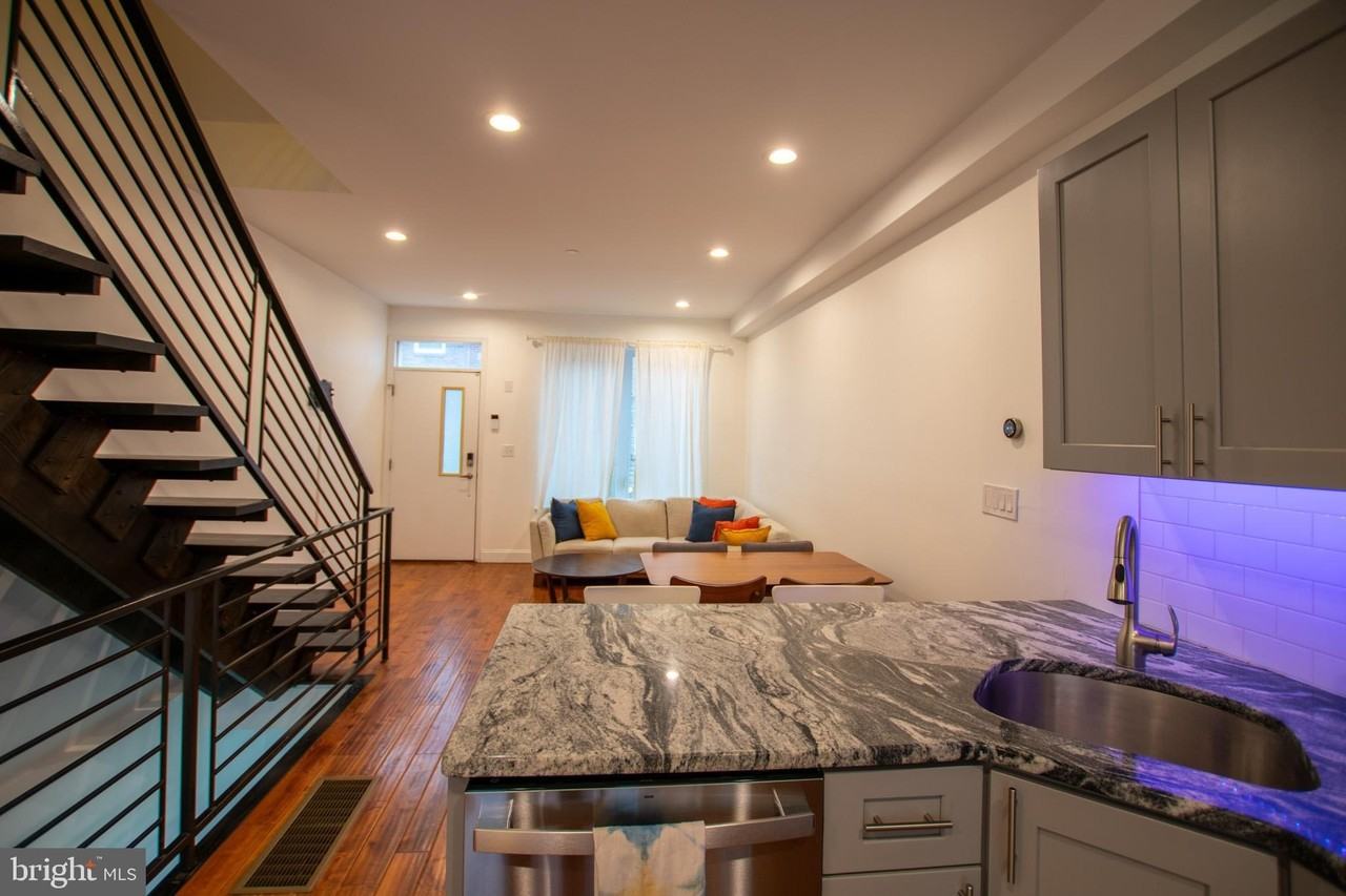 1910 Fernon St - Photo 6 of 44