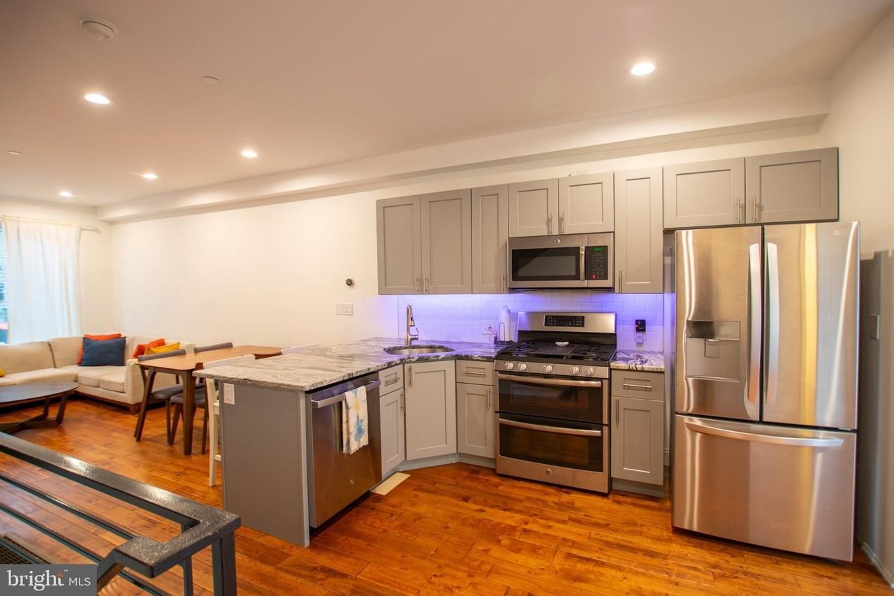 1910 Fernon St - Photo 7 of 44