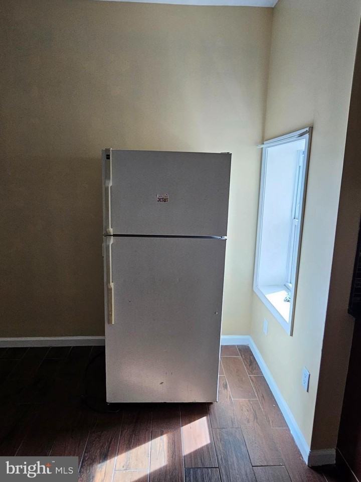 522 W Westmoreland St 2nd Fl #2ndFL - Photo 6 of 16