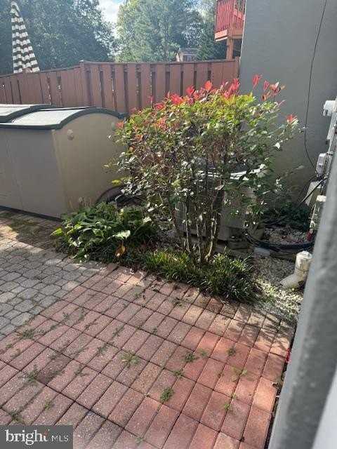 6358 Shaundale Drive - Photo 4 of 50