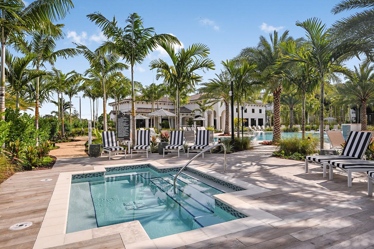 Boca Vue - Photo 4 of 36