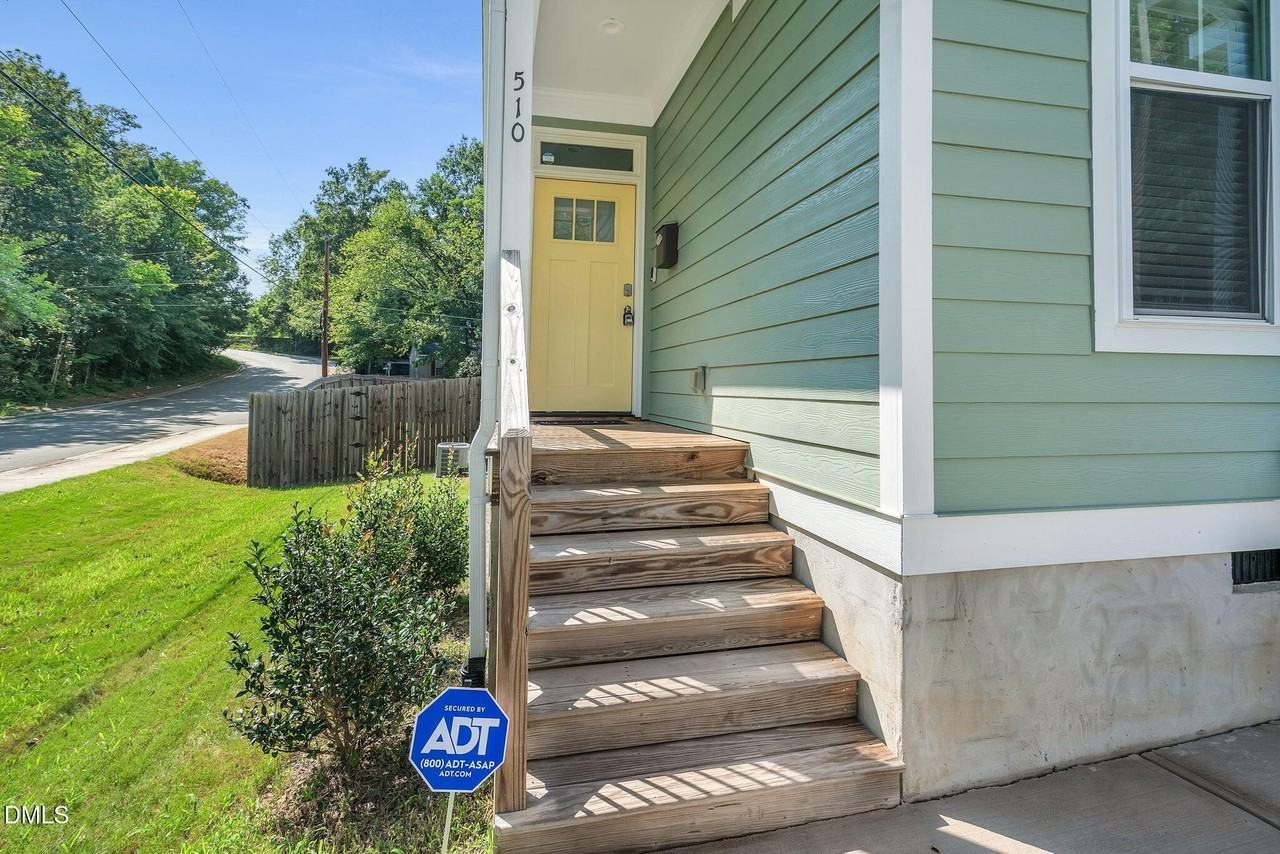 510 Eugene St - Photo 3 of 42