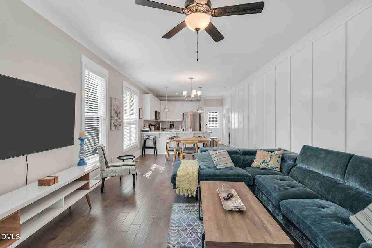 510 Eugene St - Photo 6 of 42