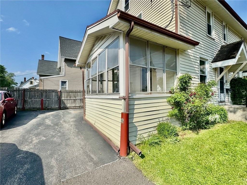 235 E Elm St - Photo 3 of 47