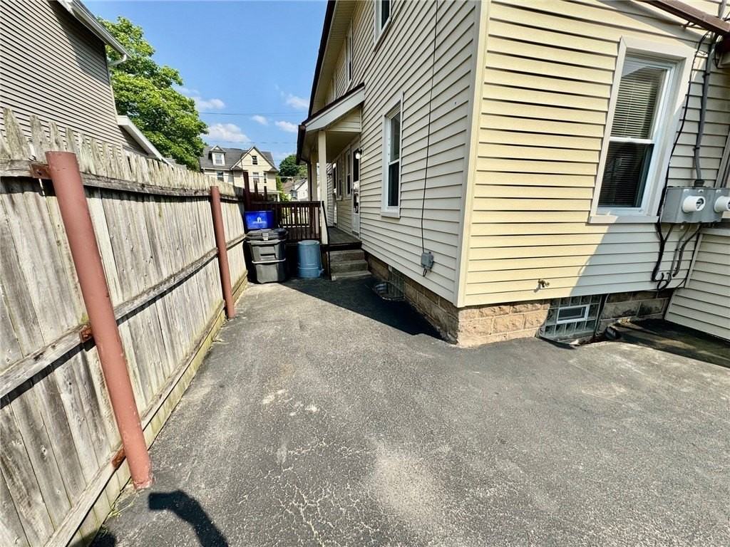 235 E Elm St - Photo 5 of 47