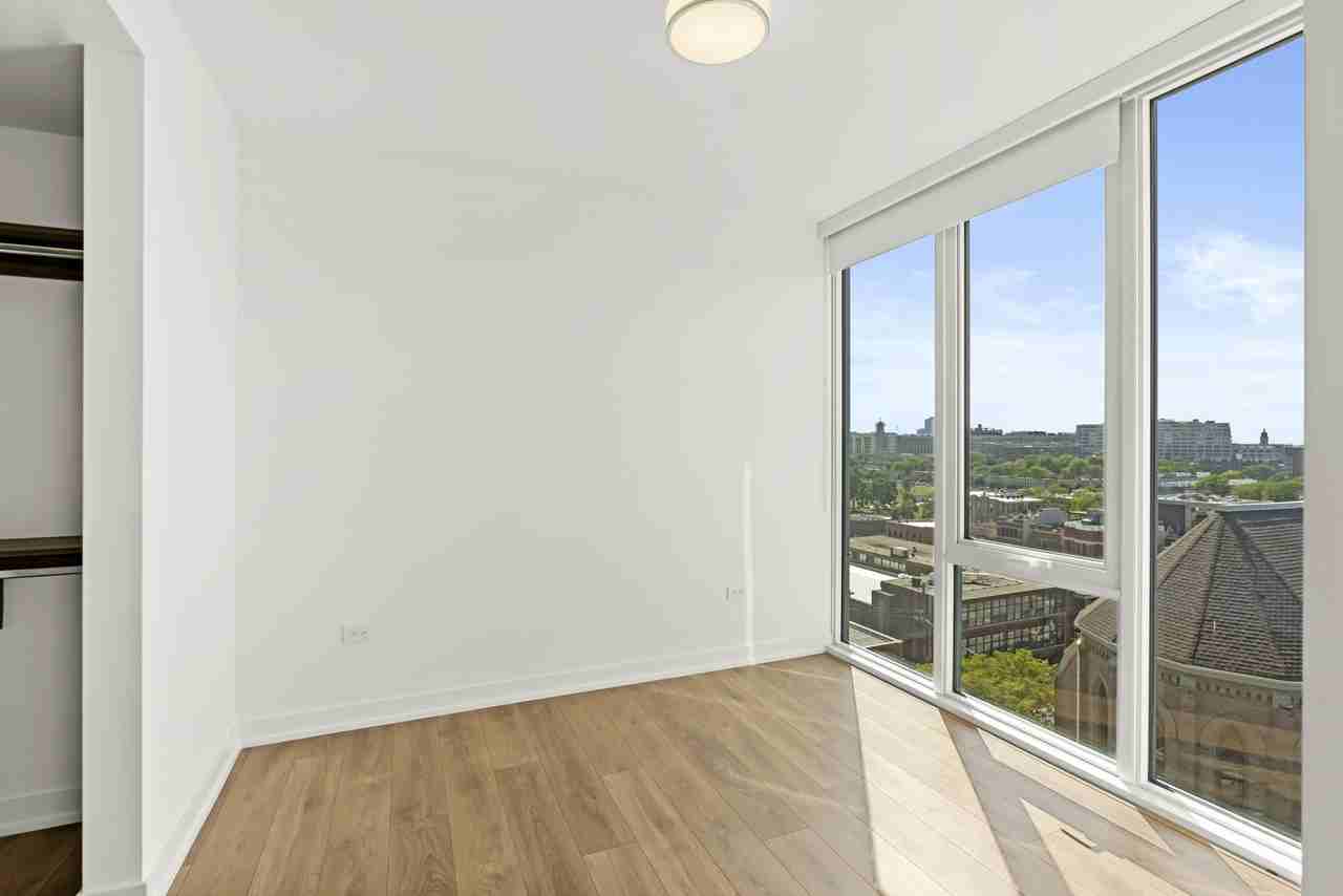 228 W Hill St #3-3 - Photo 3 of 37