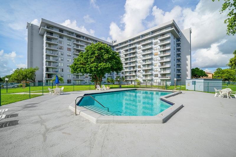 Park Towers - Photo 2 of 15