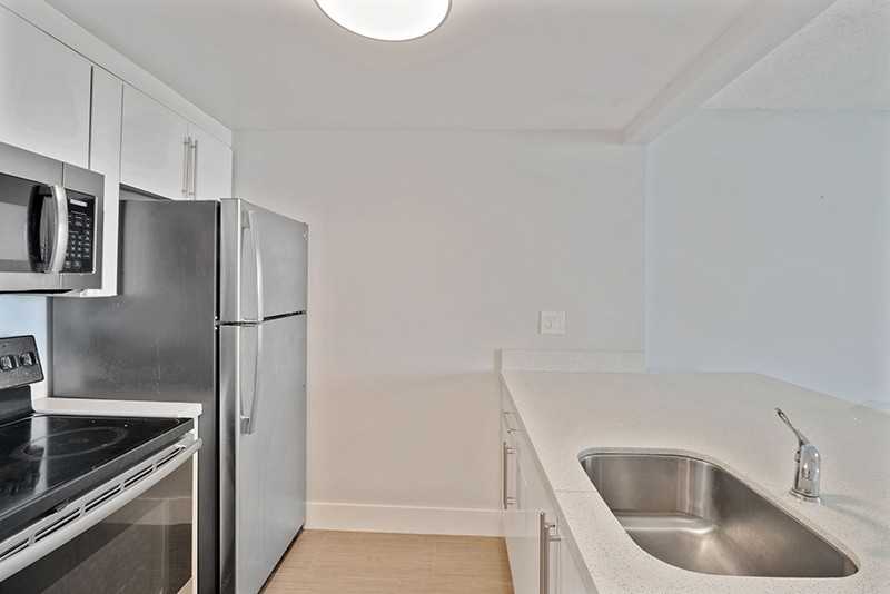 Park Towers - Photo 4 of 15