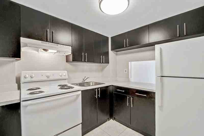 Center Court - Photo 4 of 9