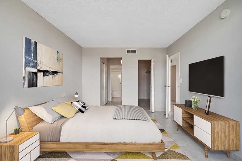 Center Court - Photo 7 of 9