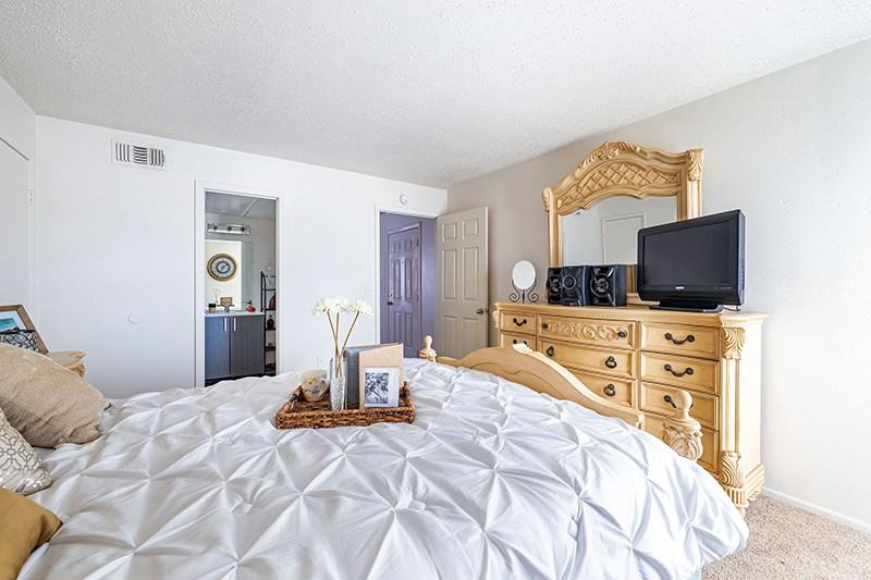 Riverside Palms - Photo 6 of 10