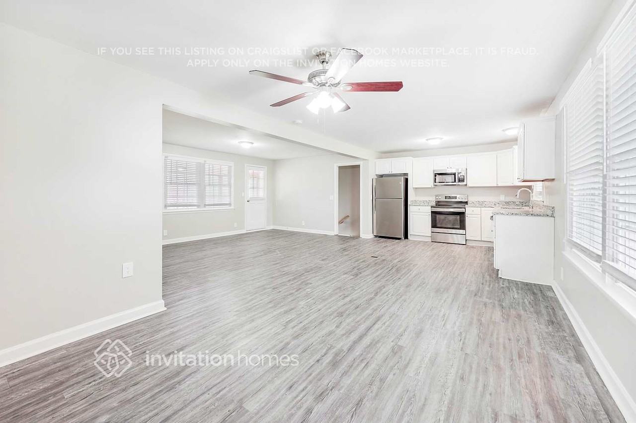 640 Des Moines Drive - Photo 3 of 27