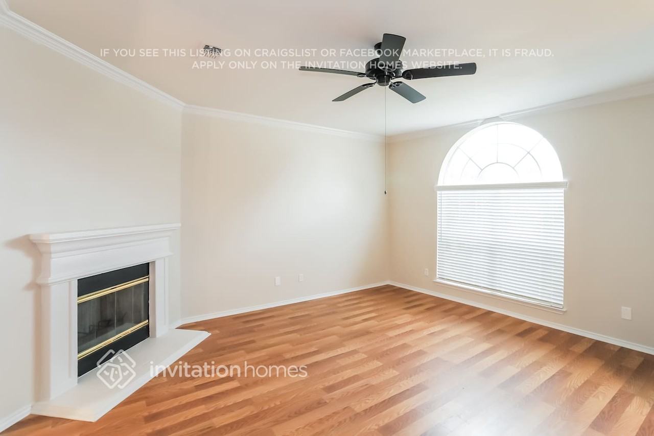 3208 Palos Verdes Dr - Photo 3 of 16