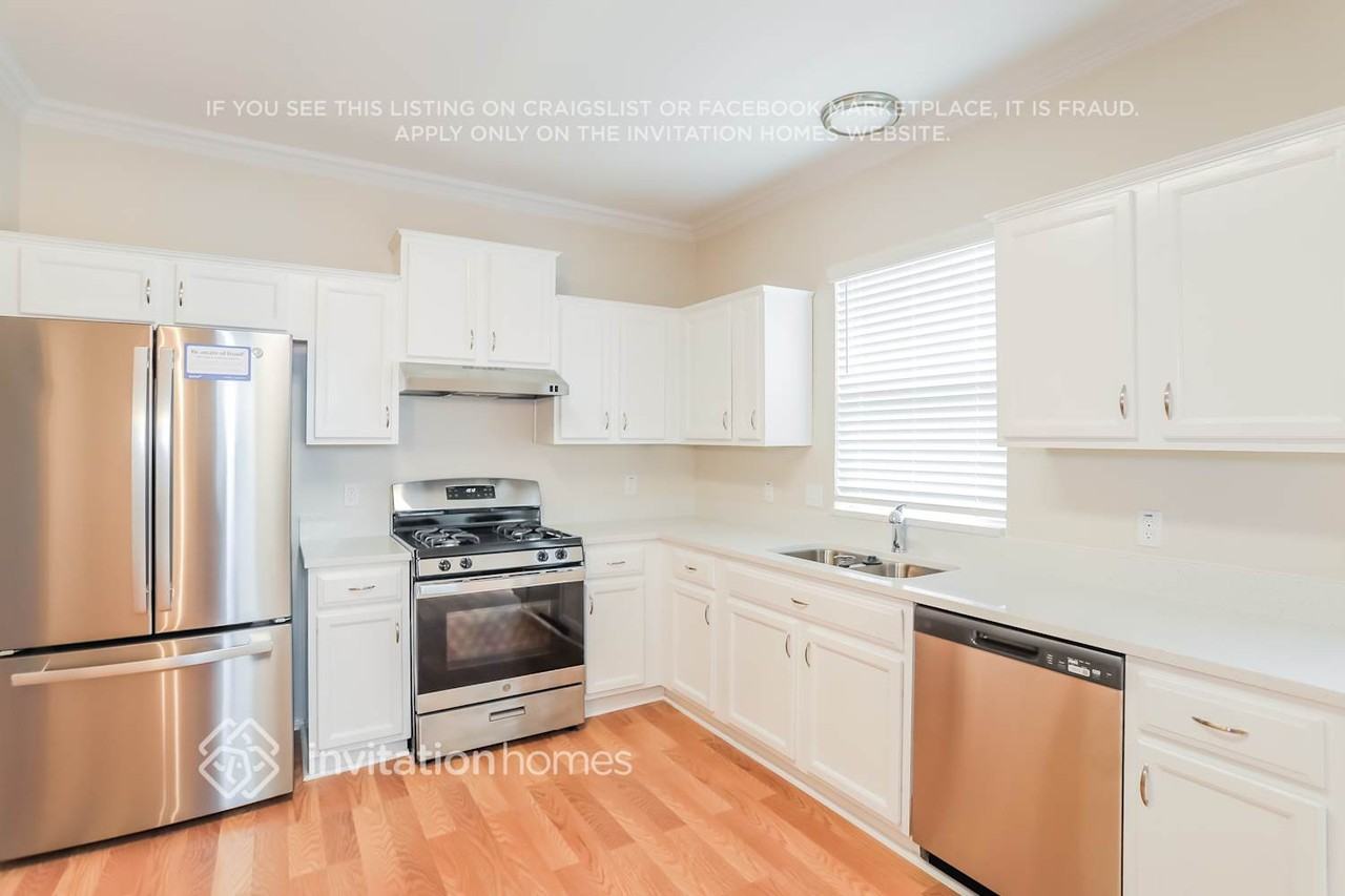 3208 Palos Verdes Dr - Photo 5 of 16