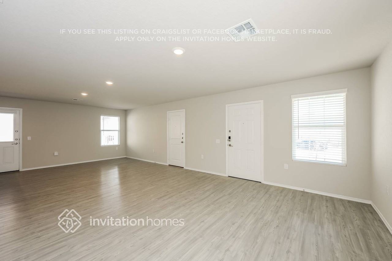 13411 Ashworth Boulevard - Photo 4 of 16