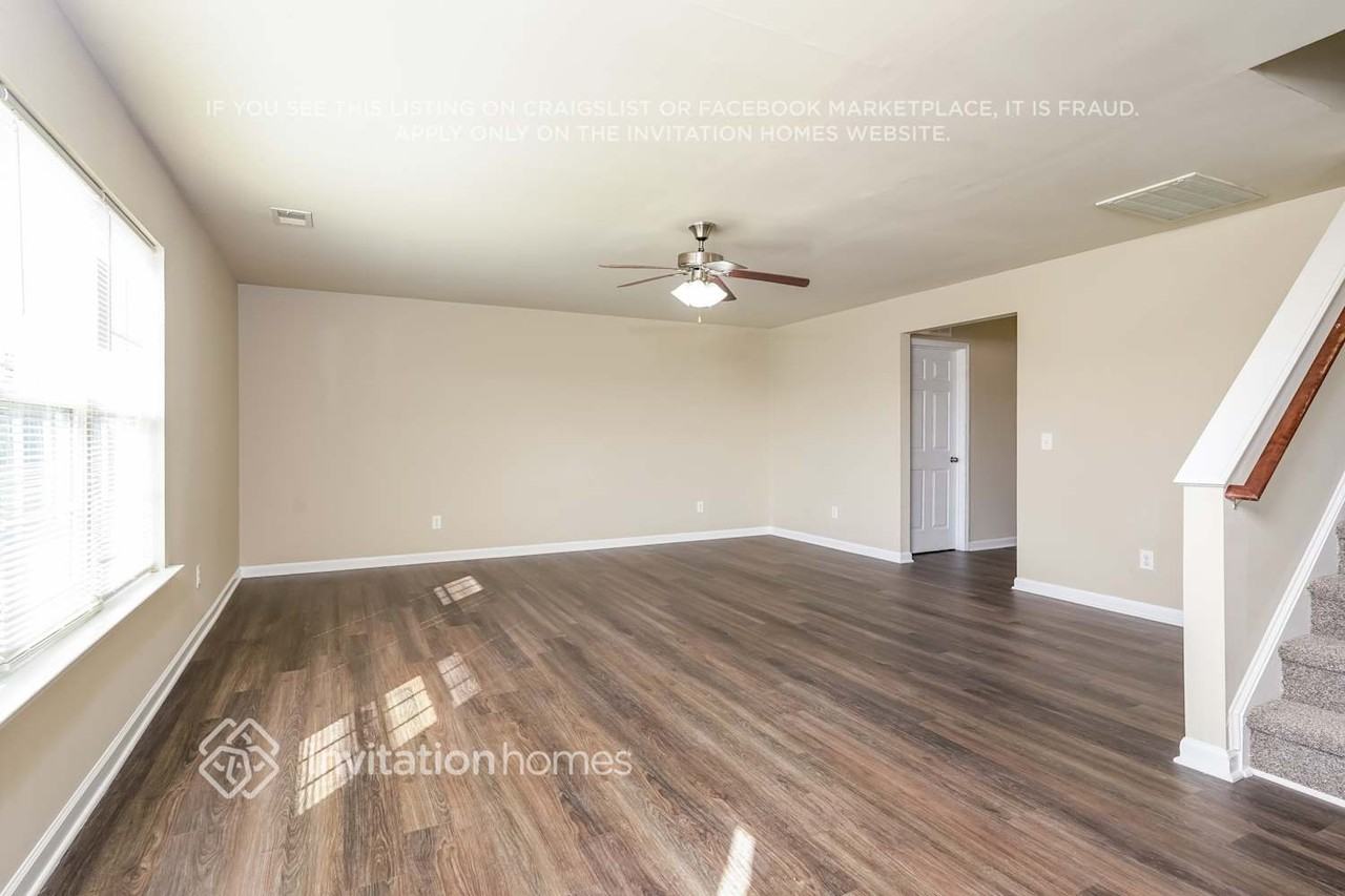 4104 Vershire Ave - Photo 4 of 18