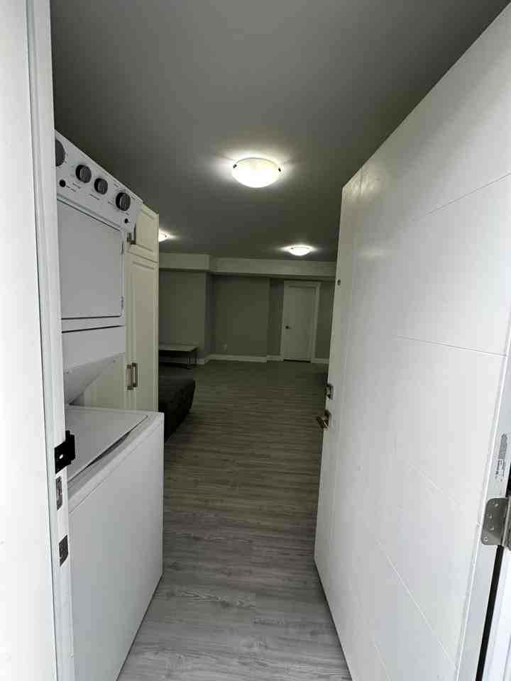 14239 61B Avenue - Photo 6 of 9