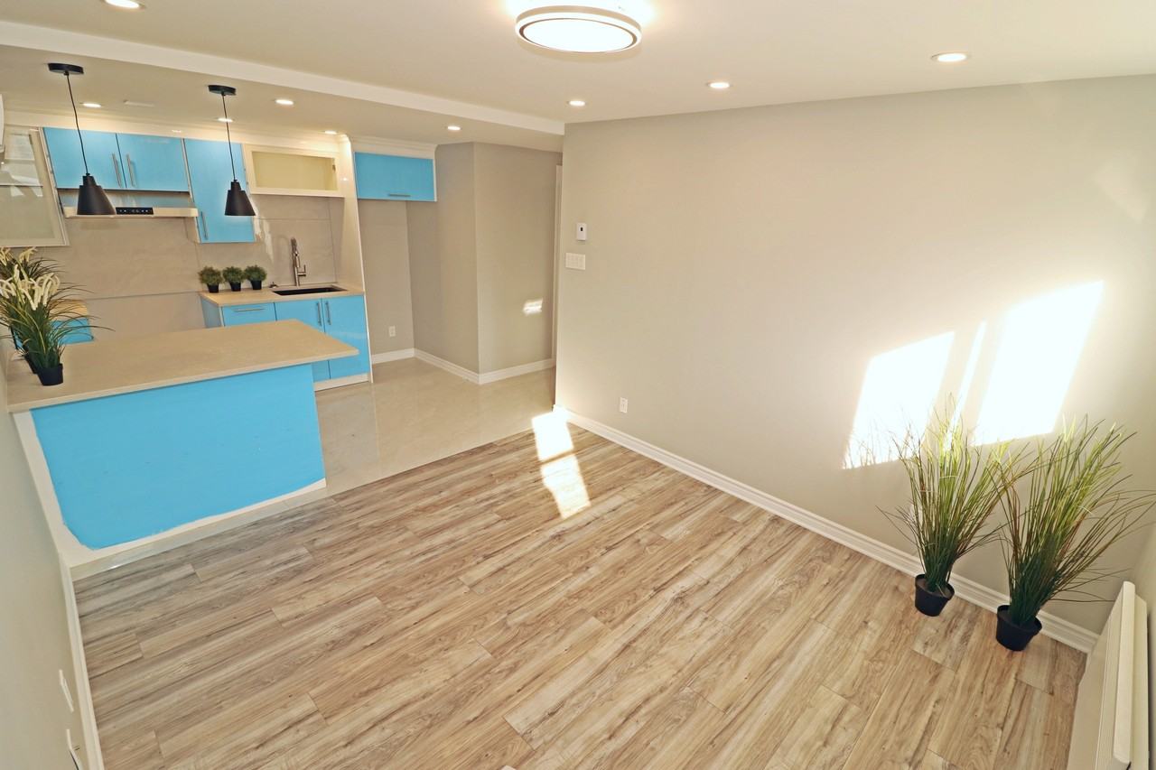 6855 14e Avenue - Photo 2 of 10