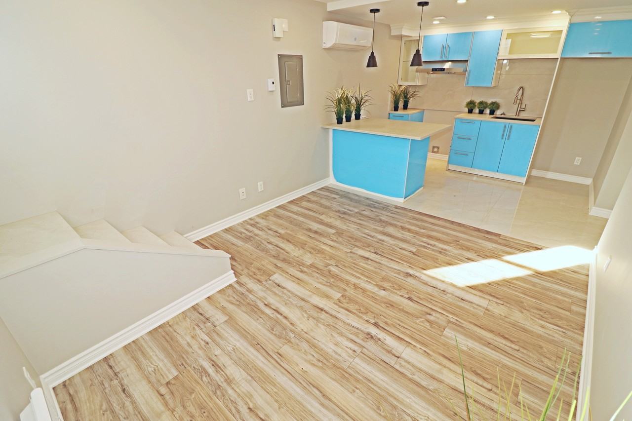 6855 14e Avenue - Photo 3 of 10