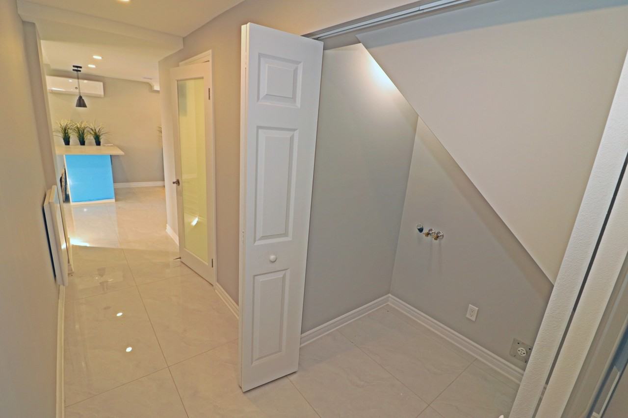 6855 14e Avenue - Photo 7 of 10