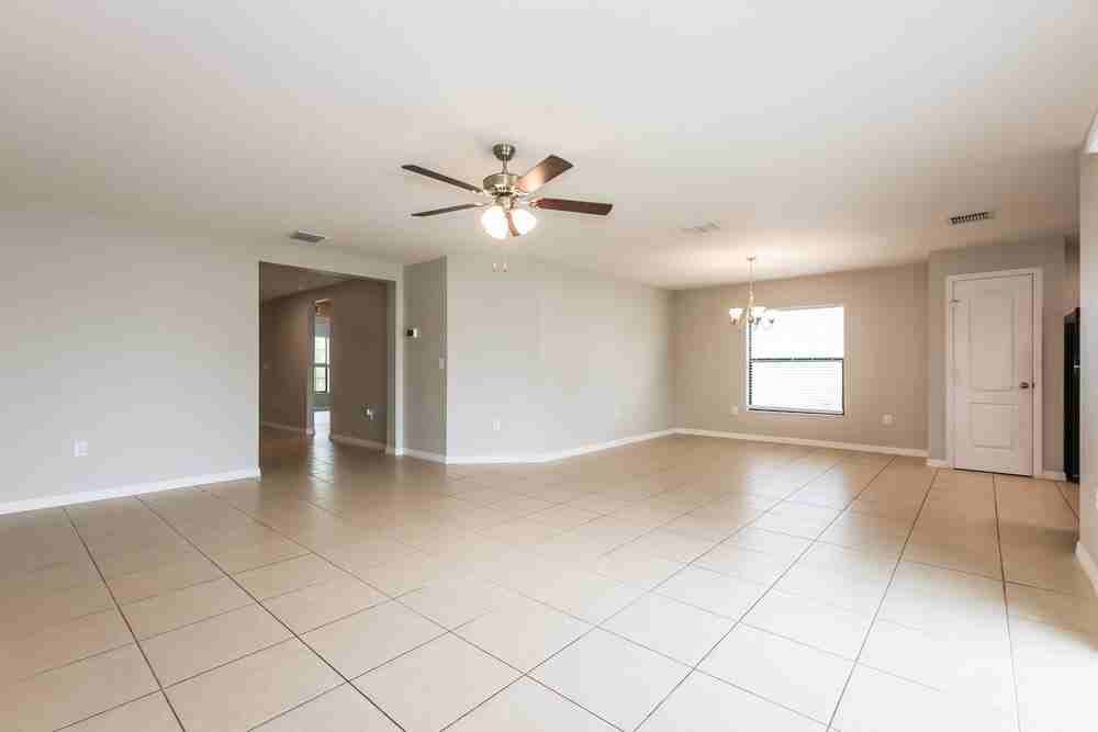 1714 Chatham Green Cir - Photo 3 of 16