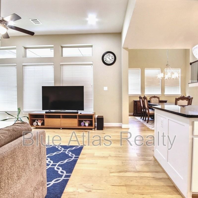 4983 Stornoway Dr - Photo 6 of 50