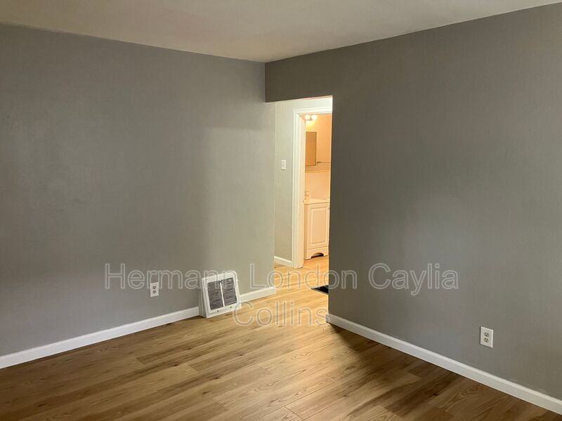 8031 Aline Ave - Photo 3 of 18