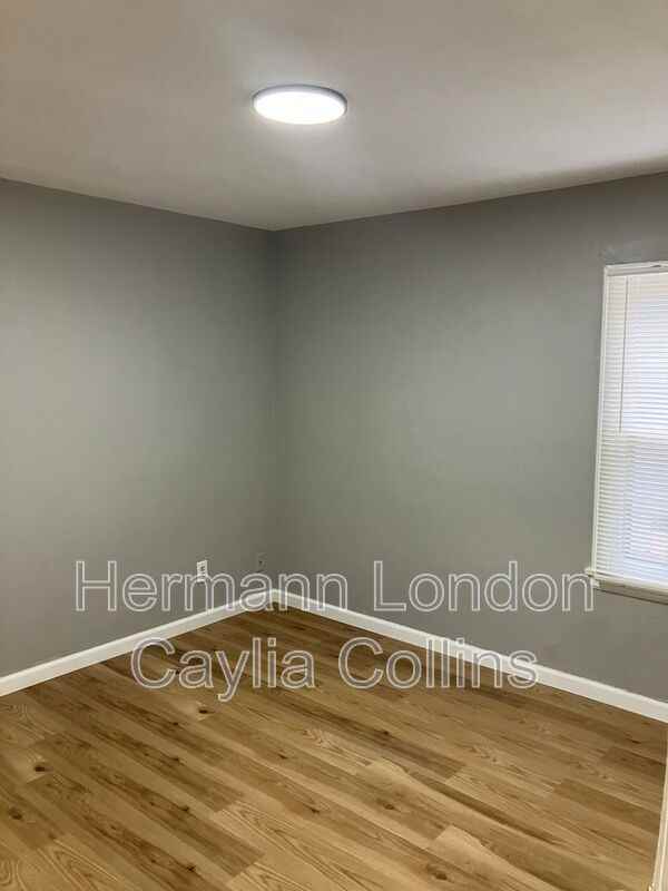 8031 Aline Ave - Photo 5 of 18