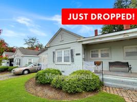 featured image of 661 Ravenel St