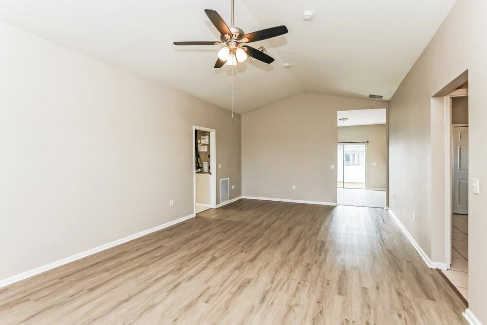 3005 21st St Sw - Photo 3 of 16