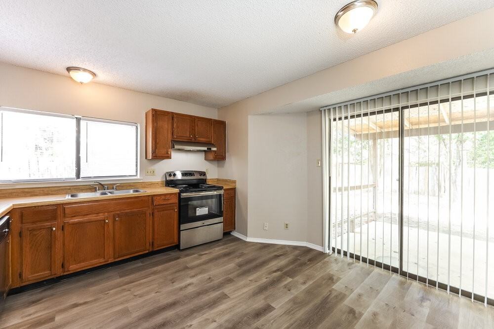 8743 Ridge Moon Dr - Photo 6 of 16