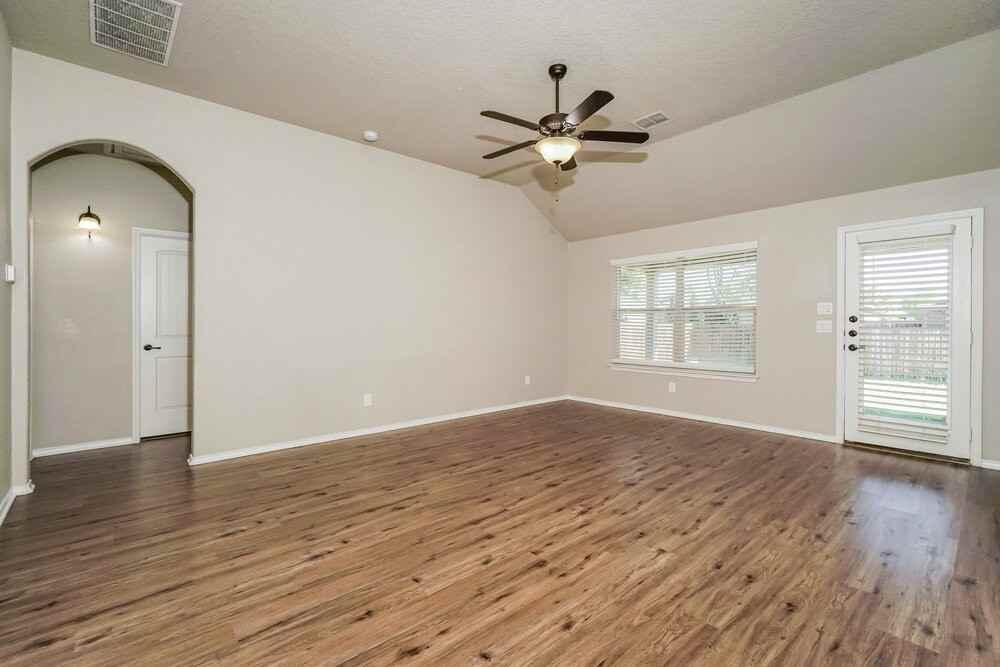 8510 Winchester Way - Photo 4 of 16