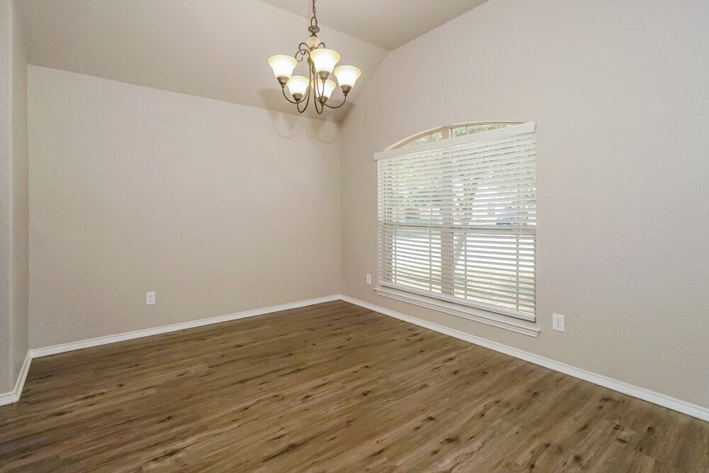 8510 Winchester Way - Photo 5 of 16