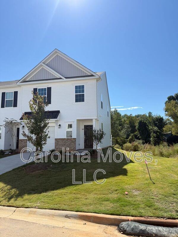 15 Twiggs Ln - Photo 2 of 17