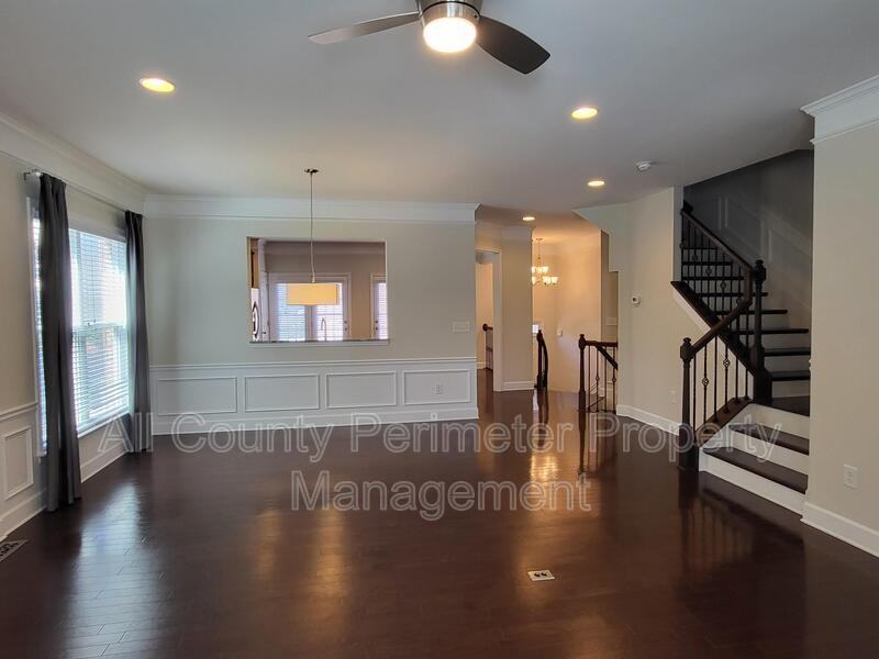 2428 Hadlow Ln Se - Photo 6 of 24