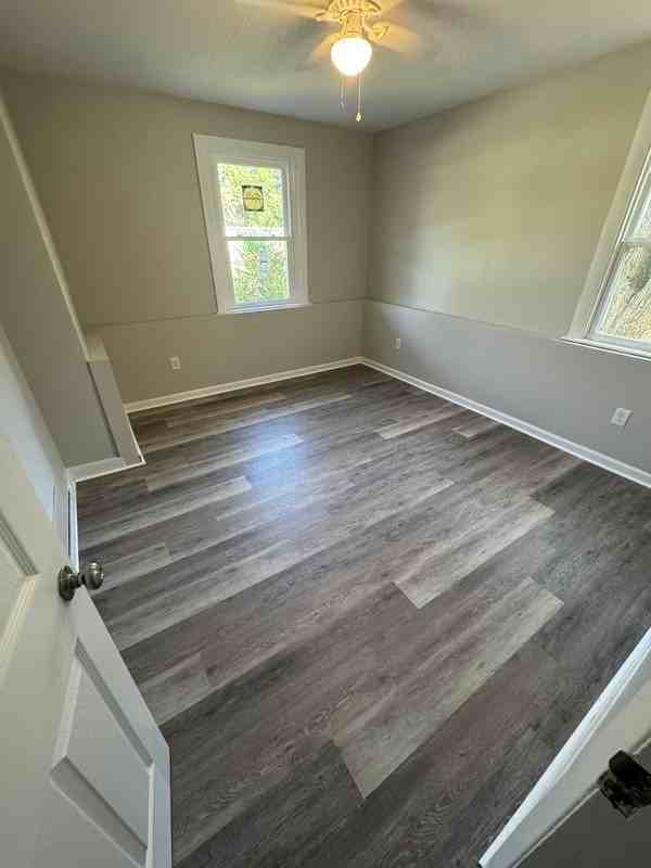 2601 Phaup St - Photo 3 of 7