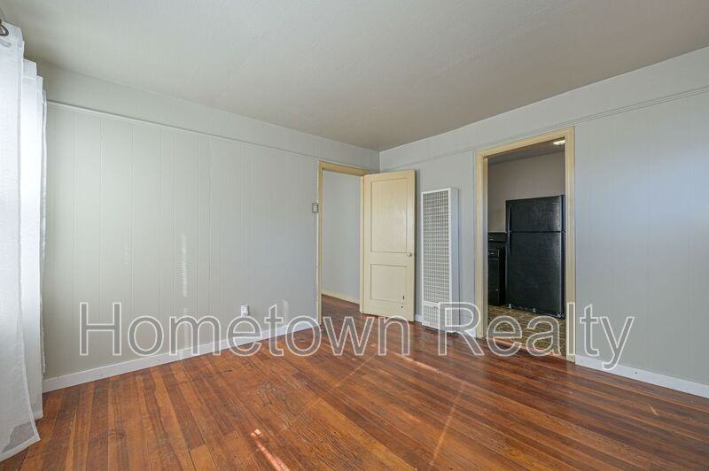W Eufaula St - Photo 7 of 18