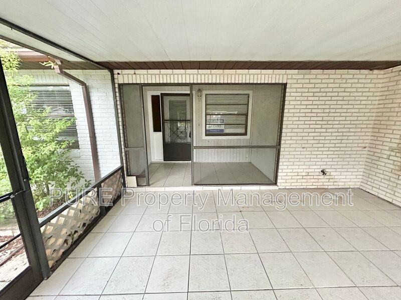 3135 Sw 97th St #2 - Photo 4 of 36