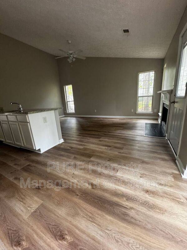 3181 Kings Glen Dr - Photo 4 of 26