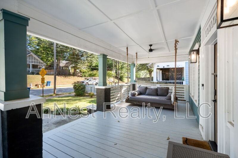 1458 Beecher St Sw - Photo 5 of 32