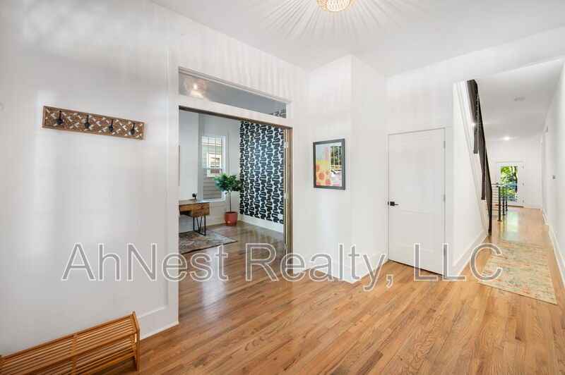 1458 Beecher St Sw - Photo 6 of 32